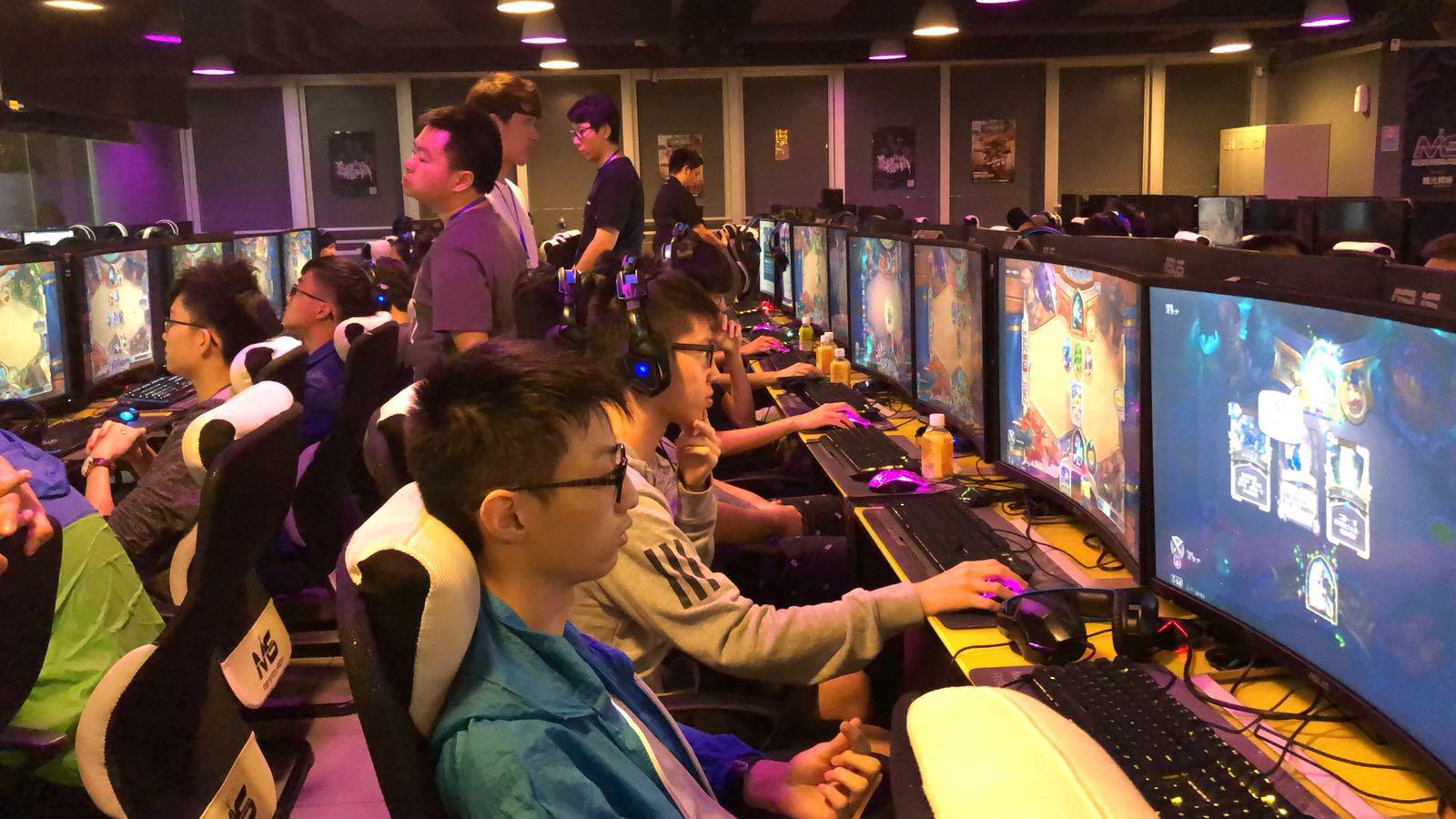 他在沉寂的 他在沉寂的